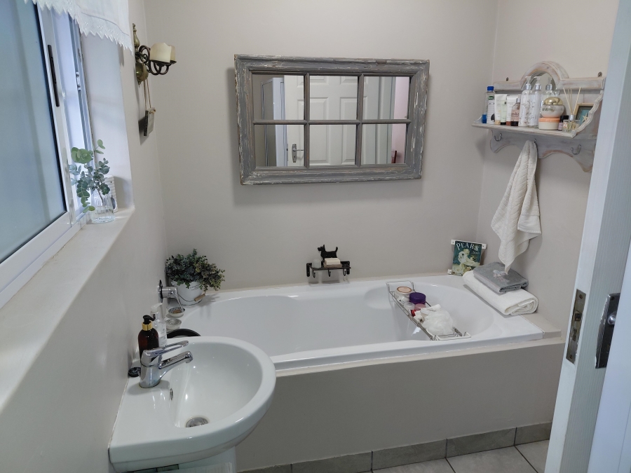 4 Bedroom Property for Sale in Bothasrus Eastern Cape